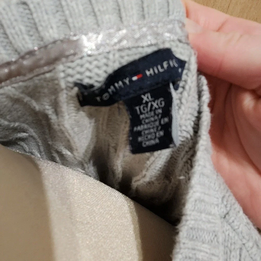 Tommy Hilfiger Womens Gray Cable V-Neck Sweater preppy classic. Fits L tag XL - Picture 3 of 5